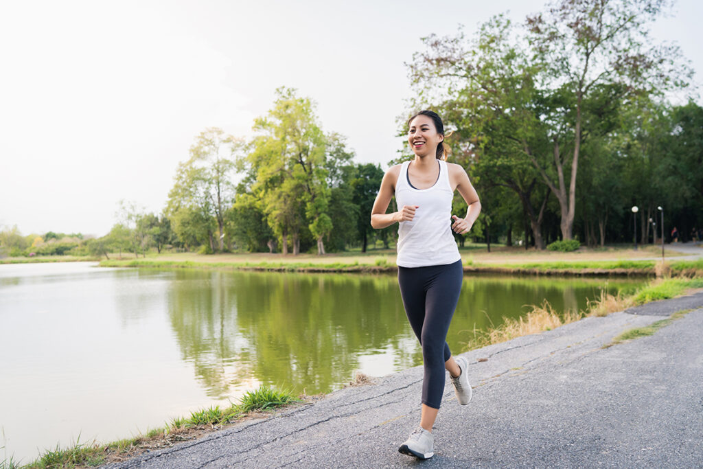 hooikoorts, hooikoortsklachten, snotneus, kriebelhoest, hoofdpijn, vermoeidheid, benauwdheid, fysiotherapie hooikoorts, fysiotherapeut hooikoorts, sporten hooikoorts, buiten sporten hooikoorts, binnen sporten hooikoorts, tips, sporttips hooikoorts