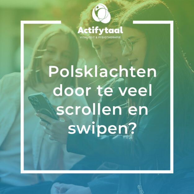 Groepje jongeren voorkomen Polsklachten door smartphonegebruik door tips te laten zien terwijl ze buiten zitten met een jas aan.